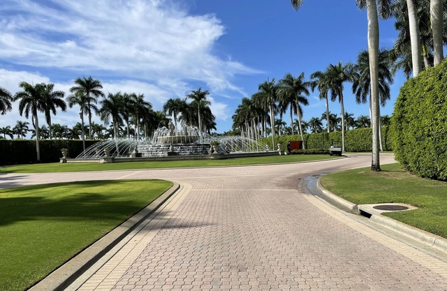 3 br & 2 Ba, turnkey. 1st fl villa with 2 car gar. gated comm.