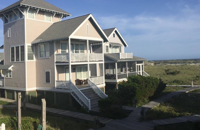 3 BR, 3 1/2 BA South Beach With Spectacular Ocean Views