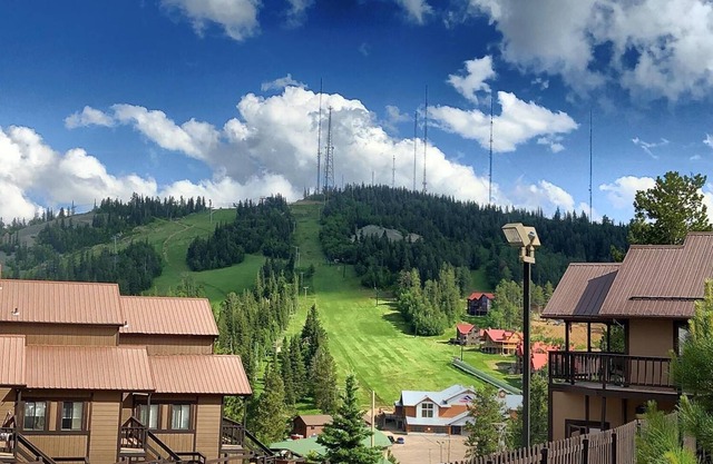 3 BR Condo in ruggedly beautiful area. Outdoor adventures await you!
