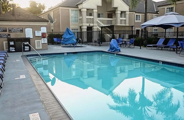 3 Convenient Units w/Full Kitchen! 14-minute walk to Louisiana State University