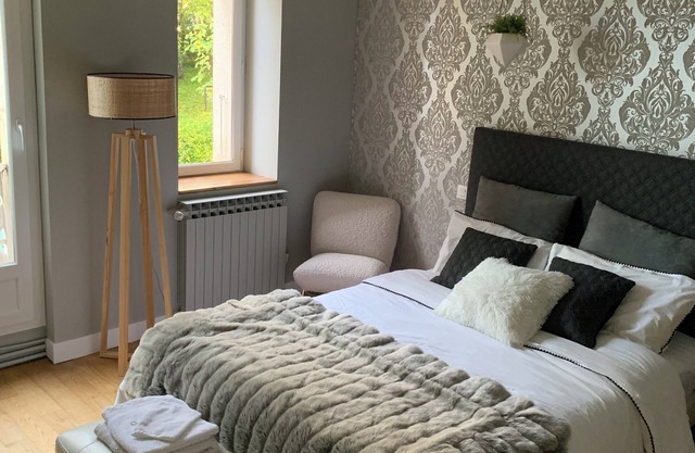 3 guest rooms