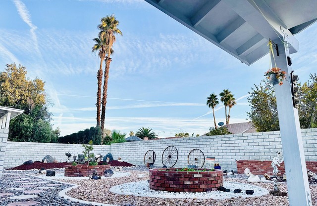 3 Miles To Strip Homy Retreat in Heart Las Vegas