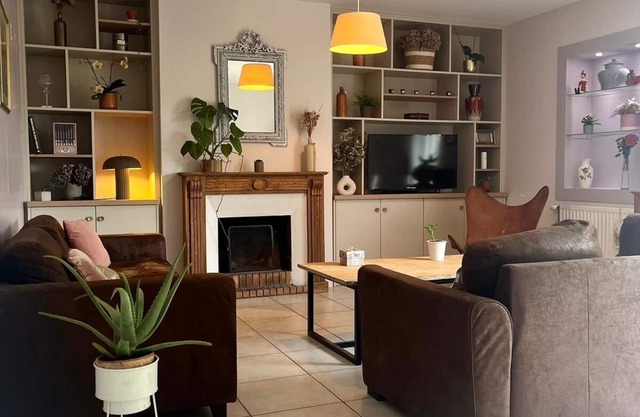 3 min walk to the best beach St Malo, House, large garden, High Standards