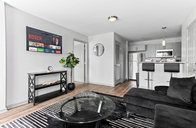 3 mins from Arsenal/Bridge Street