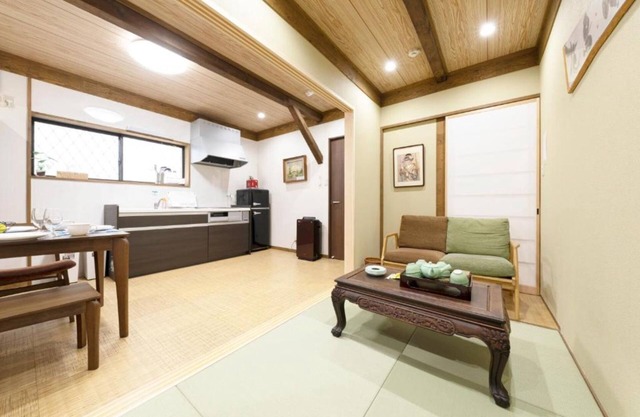 3 mins to station Family trip group of friends near Osaka Castle| SHIRAKABANOYADO - Rental of a whole building /Osaka Ōsaka