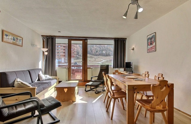 3-room apartment at the foot of the slopes with balcony, pets allowed
