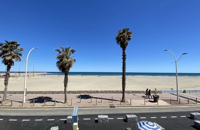 3-room apartment, near beach, parking
