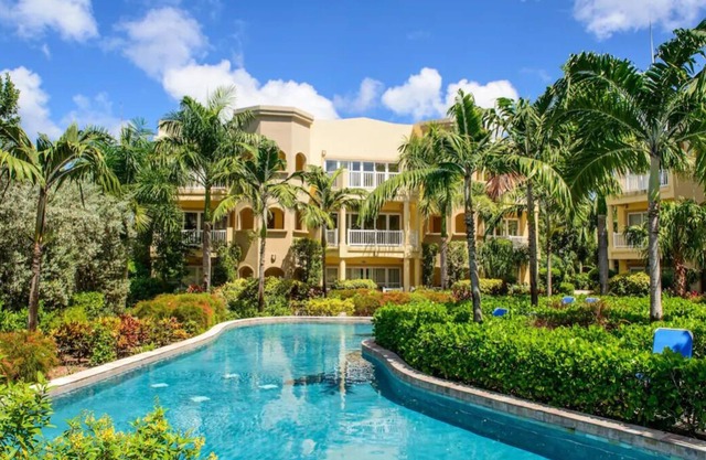 3 Spacious Spaces w/ Beachfront Accommodation! Comes w/ FREE Parking and Pools!