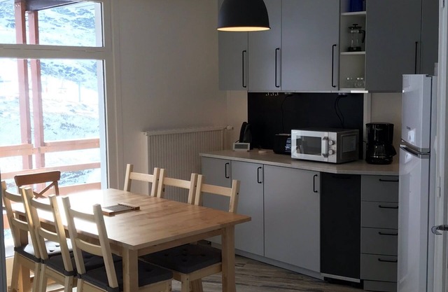 3 star apartment, 2 bedrooms, sleeps 8/10, Wifi