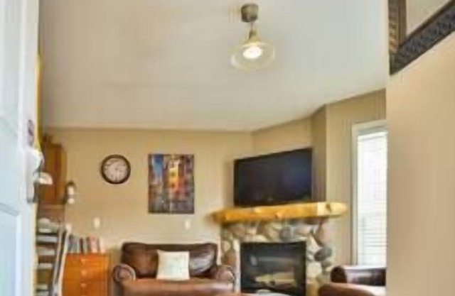 3-Story Condo/Mountain Views/Board Games