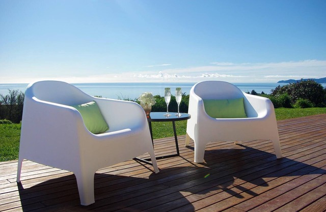 30-Acre Jewel in Golden Bay: Estate with Stunning Views & Glow-worms