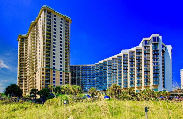 30 condos in Royale Palms for Reunions & Outings