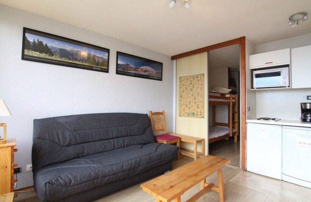 300m from ski slopes, 1st floor, balcony, tv, ski locker, 26m², Alpe d'Huez