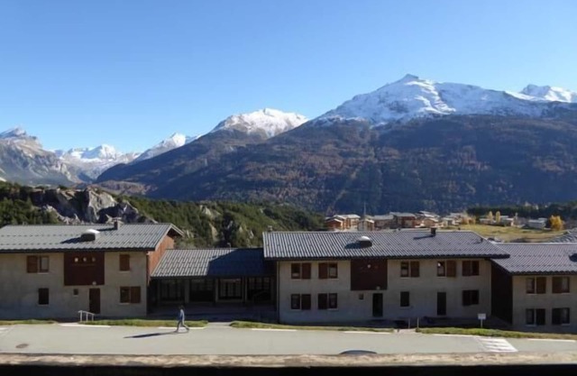 300m from ski slopes, 2nd floor, balcony, tv, ski locker, 30m², Aussois