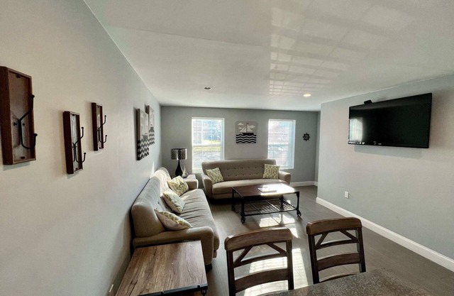 304 3rd Street, Suite B