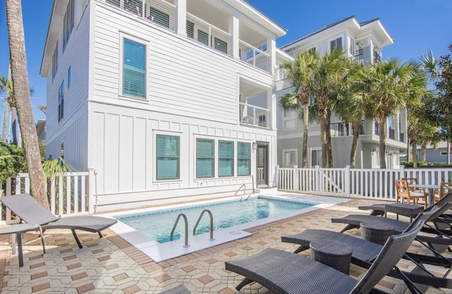 30A Beach Music by AvantStay | Pool w/Gulf Views | Golf Cart
