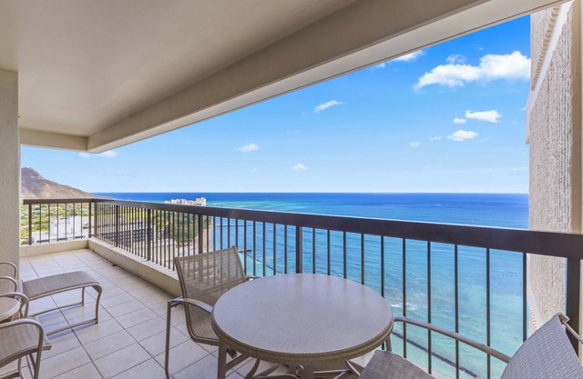 37th Fl Penthouse | King Bed | AC | Ocean View