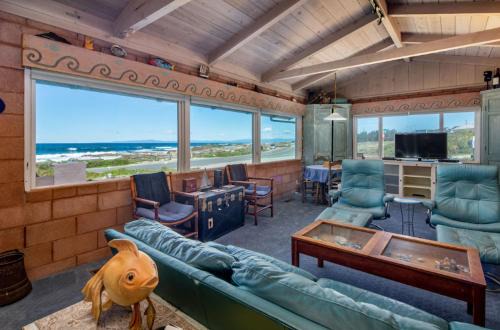 3976 Mirka's Beach House home