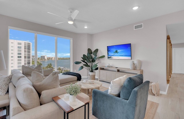 3B/2B WATERSIDE 264 ISLAND CONDO