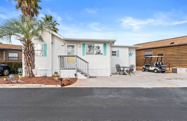 3b 3ba Home, Pet allowed, 2 Pools, Hot Tub, Gym
