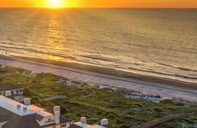 3Bed/3Bath-Sleeps 6-Oceanfront Condo-Wrightsville Beach, NC