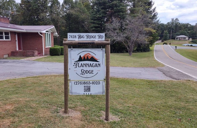 3BR/1BA Private Suite - Private Entrance, Deck, Bedrooms, and Exclusive Bathroom