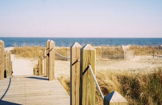 3BR/3Bath, Beach Front Condo w/ wrap around porch & pool on Daufuskie Island.