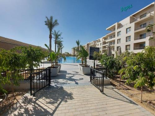 3BR APT, free pool access, EMMAR Uptown Cairo