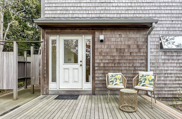 3BR Coastal Retreat in Quiet Edgartown Neighborhood