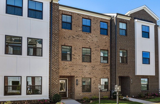 3BR Midterm Luxury in Walkable Neighborhood - Brand New Design