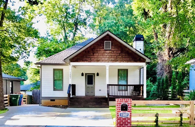 3BR Near Benz Stadium, GWCC, State Farm Arena, CAU, & SpelHouse