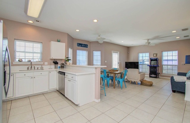 3Br Ocean/Bay Views - Walk to the Beach!