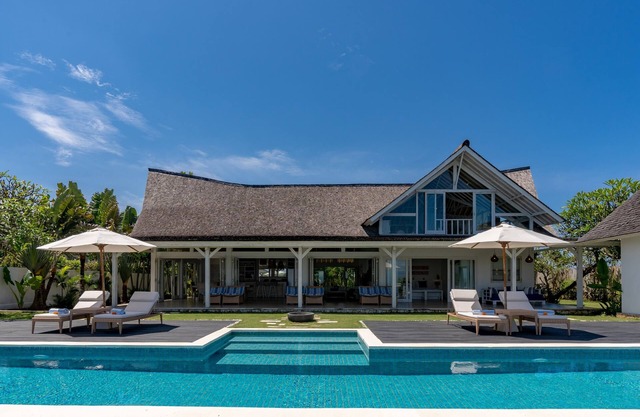 3BR Oceanfront Villa Casa Del Mar, Nusa Lembongan