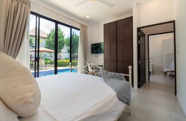 3BR Retreat Pool Garden Jacuzzi V187