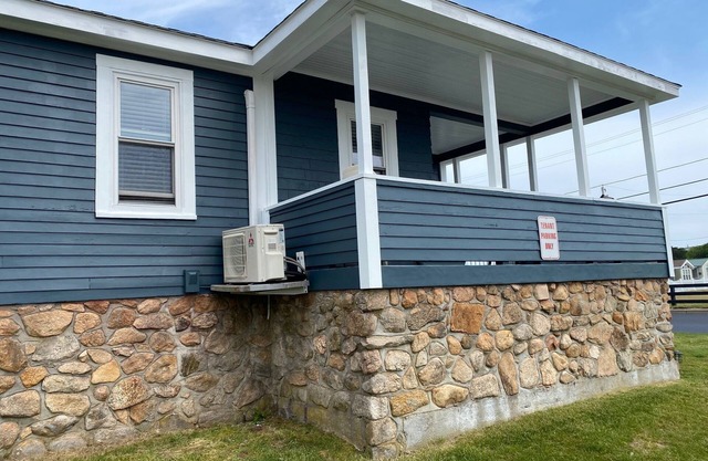 3BR Vacation House w/Private Beach across the street