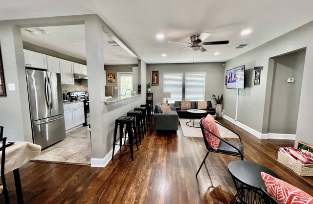 3BR Woodlawn Home | Furnished Extended Stay Near Med Center