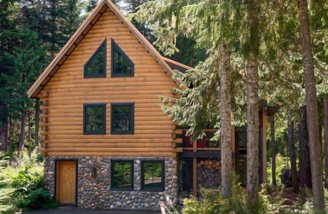 3rd night FREE stay before 09/22 HotTub, Fast Internet, hiking, summer fun!