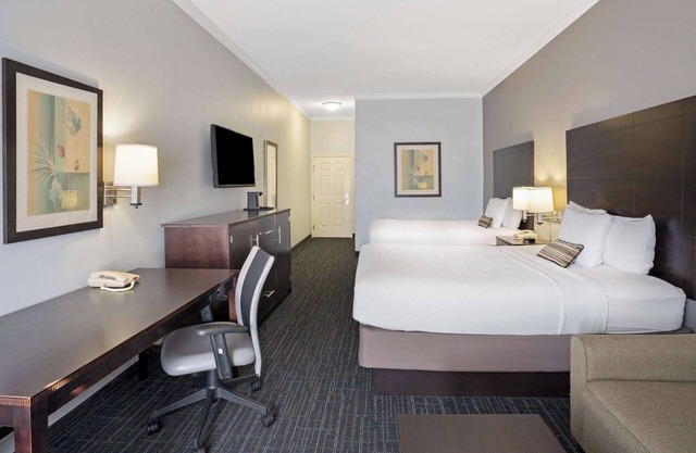 4 Affordable Rooms Ideal For Family Stay | Free Parking