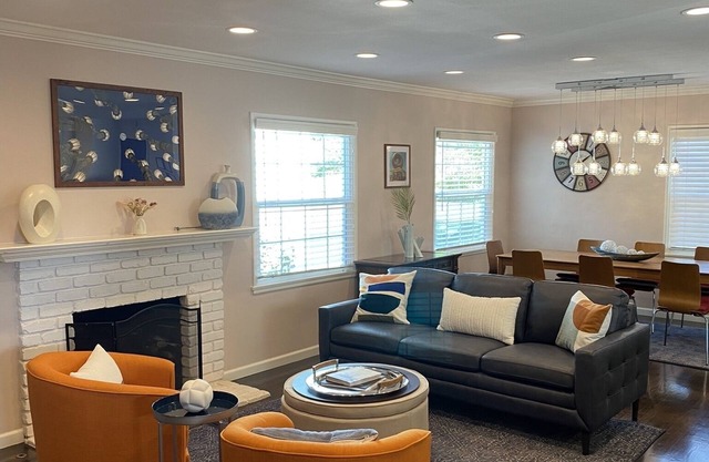 4 Bd house/sleeps 9/near DTLA/Universal/Rose Bowl/garage w/EV charger.