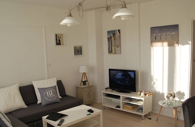 4 beautiful appt F3 comfortable, on the Seine, parking, cathedral view in Rouen