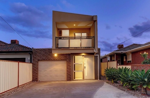 4 bedroom 2 bathroom 10min from Melbourne Airport & 20 min from CBD