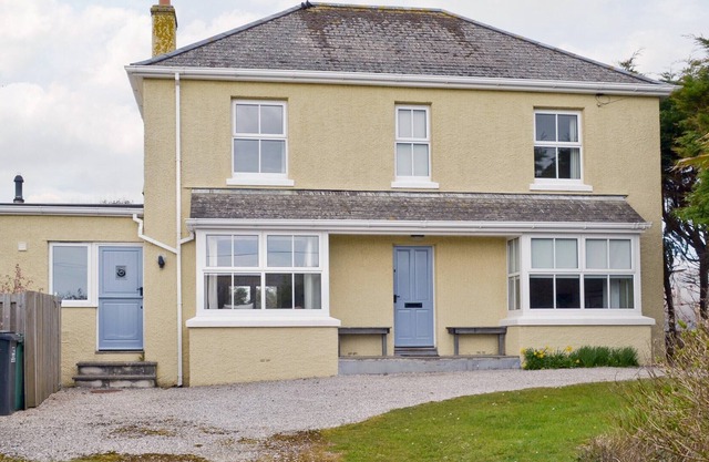 4 bedroom accommodation in Thurlestone