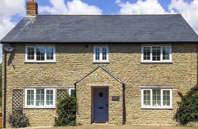 4 bedroom accommodation in Bothenhampton, near Bridport