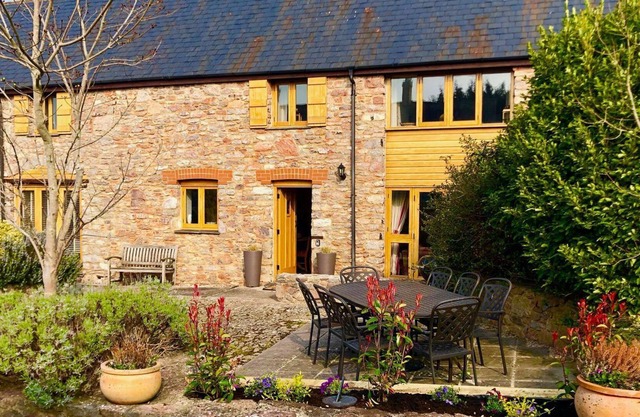 4 bedroom accommodation in Ipplepen, near Totnes