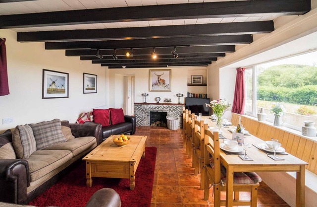 4 bedroom accommodation in Amroth
