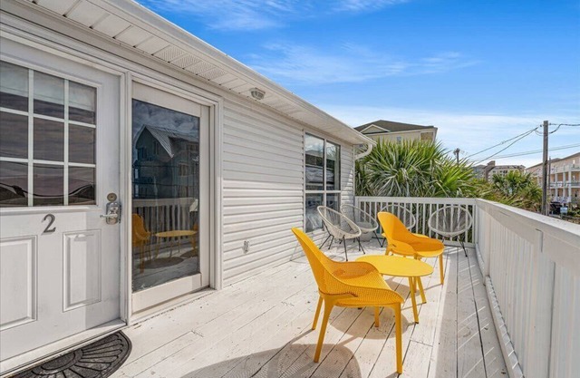 4 Bedroom apartment with Pool!| Across from Beach