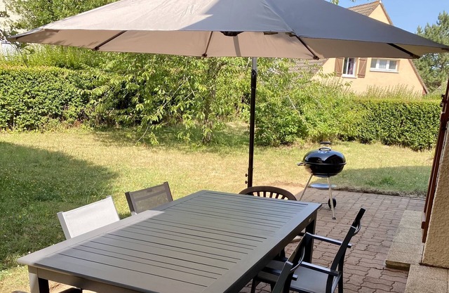 4-bedroom house with garden 4 minutes from town center