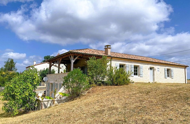 4 bedroom gorgeous home in Anthé