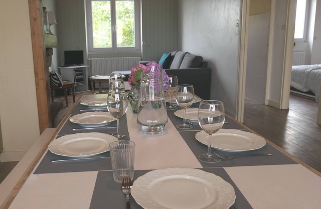 4 bedroom house near the sea and shops