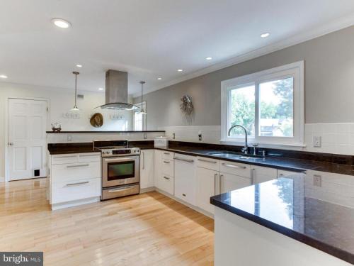 4 Bedroom house in 5-acre estate